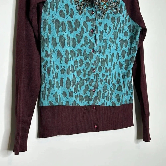 Ladies Leopard Turquoise/Brown Cardigan w/Jeweled Neckline Sz M Excellent Cond - Picture 4 of 7